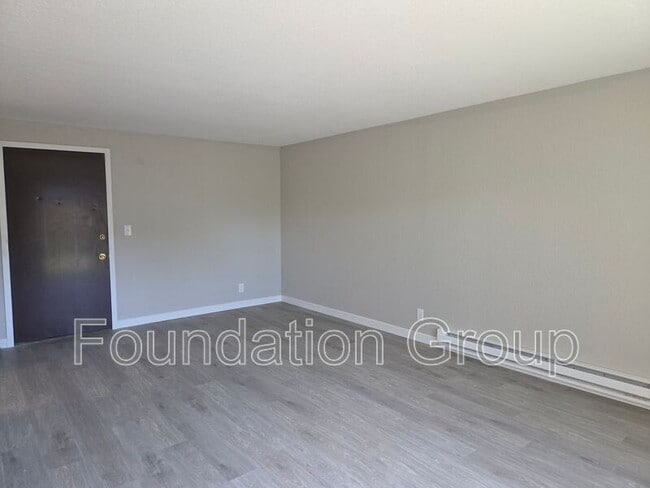 Building Photo - 938 N 100th St