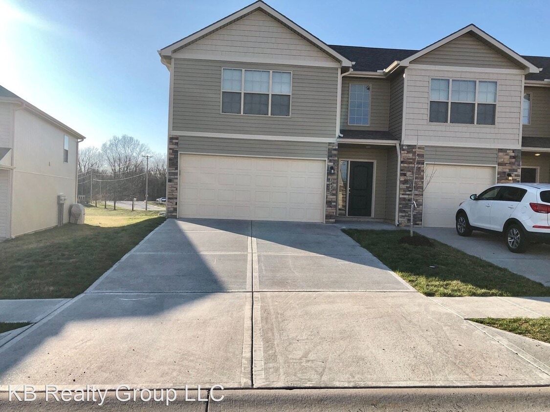 1432 NE Mary Ct, Grain Valley, MO 64029 House Rental in Grain Valley, MO