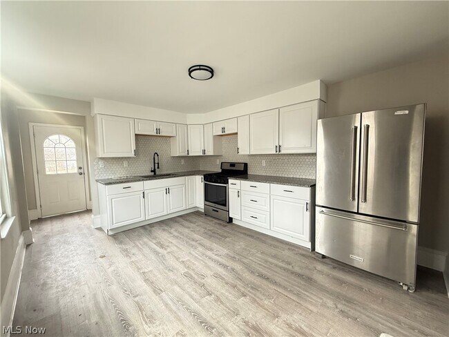 Foto del edificio - 3876 W 17th St