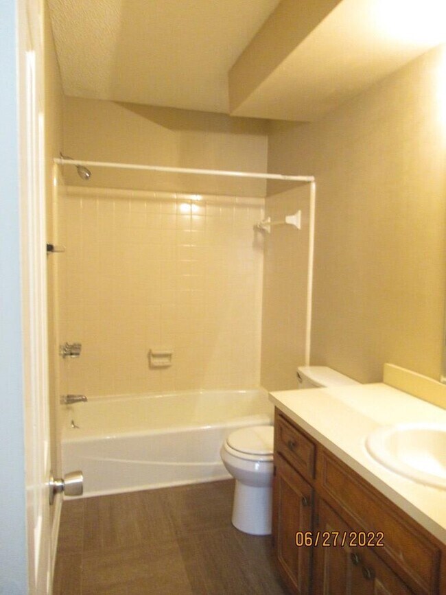 Building Photo - 12 Hackberry Ct
