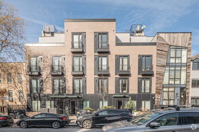 Building Photo - 1627 Pacific St