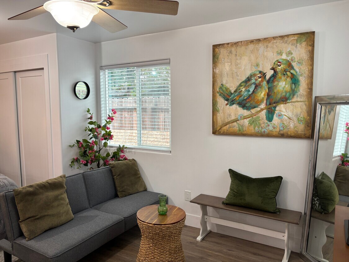 Foto principal - 329 E Mendocino Ave