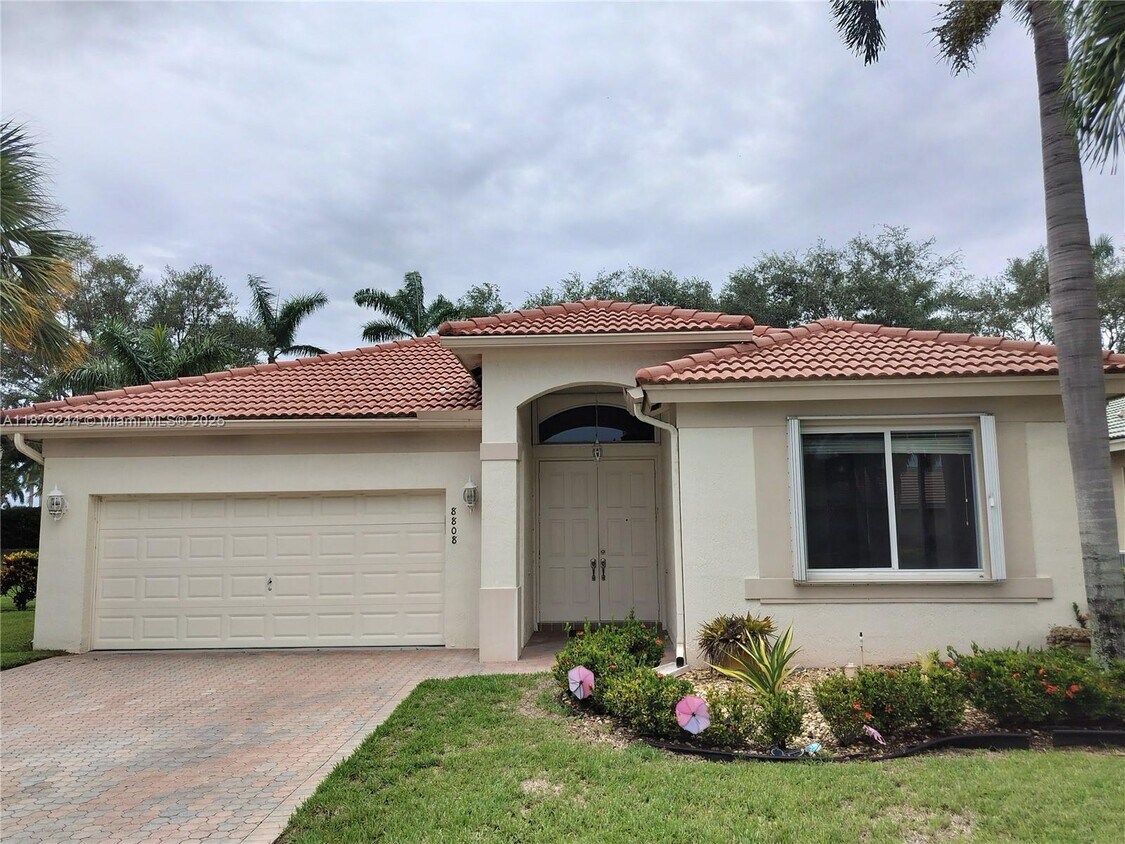 Building Photo - 8808 Via Tuscany Dr