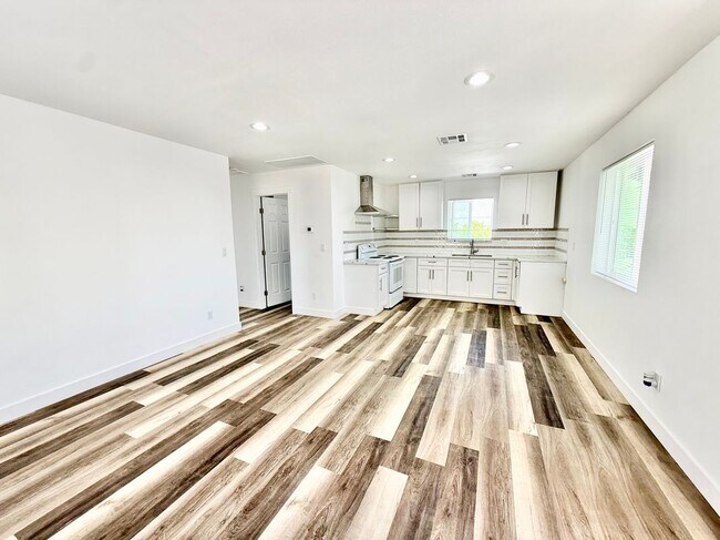 Foto del edificio - 529 N Lincoln Ave