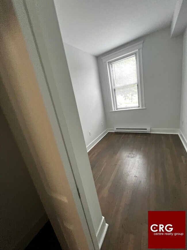 Foto del edificio - 81-83 Park Dr. Unit 1A