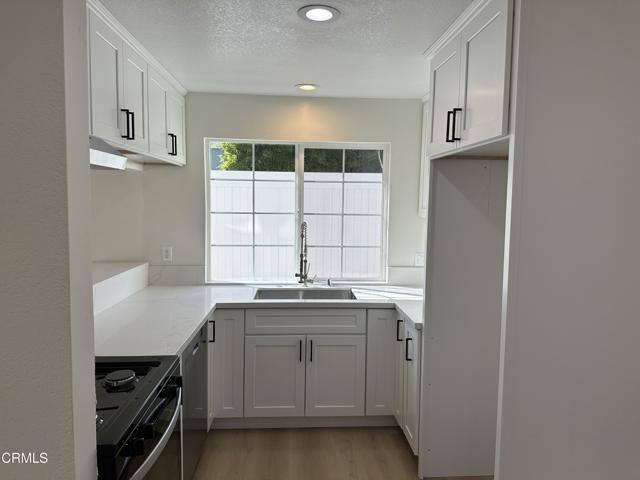 Foto del edificio - 19316 Valerio St