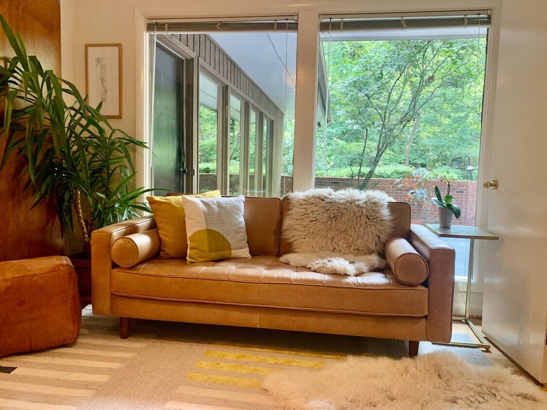 Foto principal - 603 Rock Creek Rd
