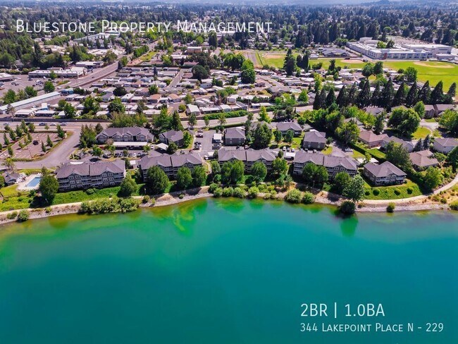 Foto del edificio - 344 Lakepoint Pl N