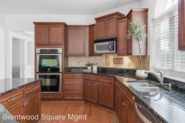 Building Photo - 4 br, 4.5 bath House - 7329 River Bend Rd