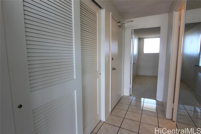 Building Photo - 2211 Ala Wai Blvd