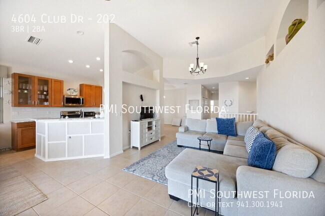 Foto del edificio - 4604 Club Dr