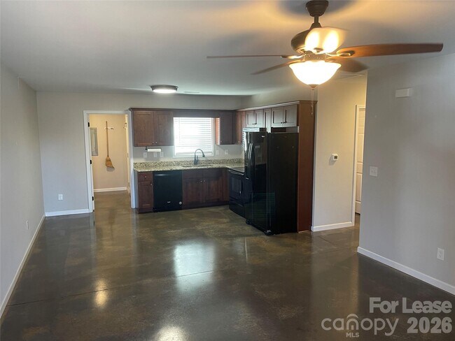 Building Photo - 4427 Dillbrook Ln