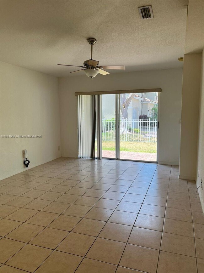 Foto del edificio - 9151 NW 40th St