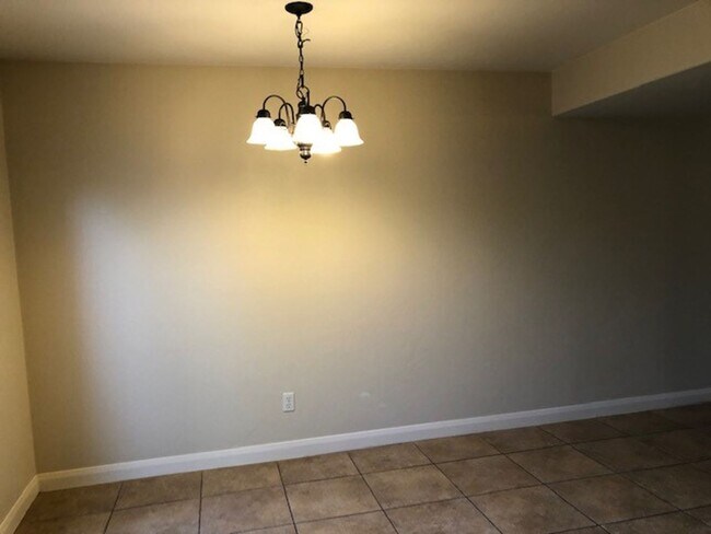 Foto del edificio - Charming 3 bed 2.5 bath townhome