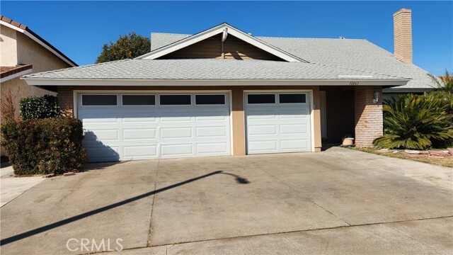 Foto principal - 11061 Lavender Ave