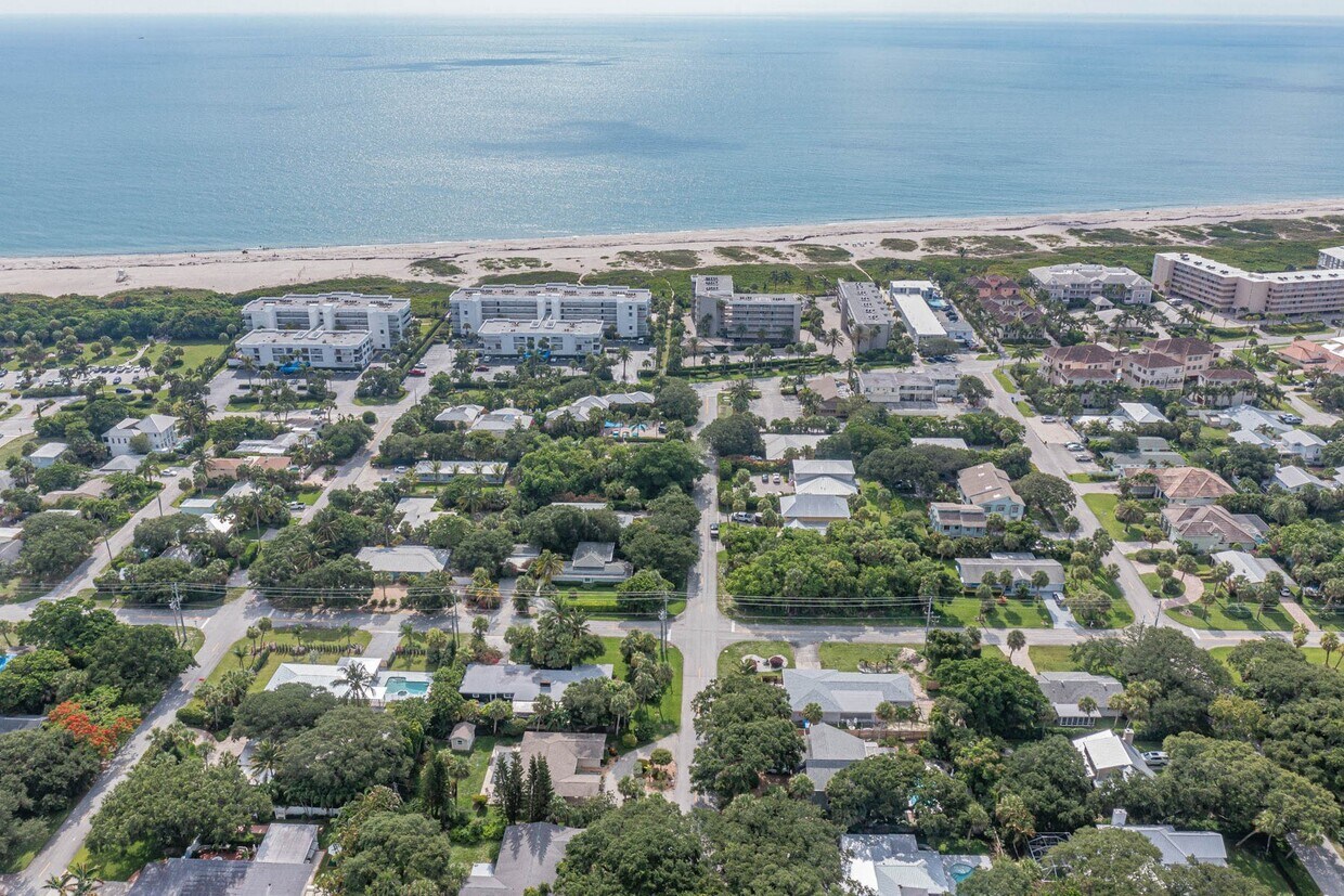 915 Jasmine Ln, Vero Beach, FL 32963 House for Rent in Vero Beach, FL