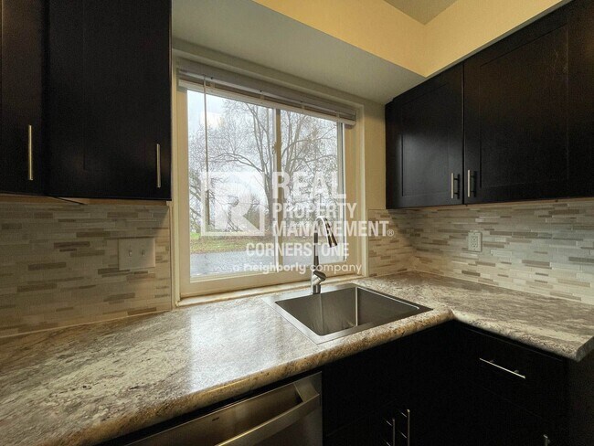 Building Photo - Modern Comfort Meets Peaceful Living