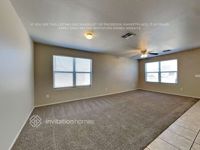 Foto del edificio - 2443 W Mobile Ln