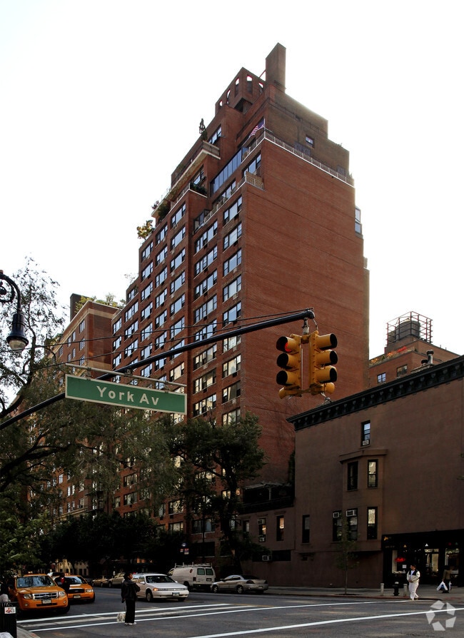 Primary Photo - 510 E 86th St