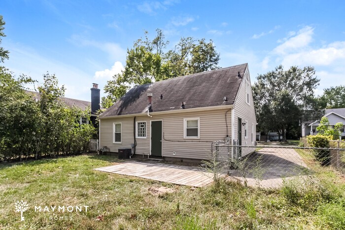 Building Photo - Charming Home