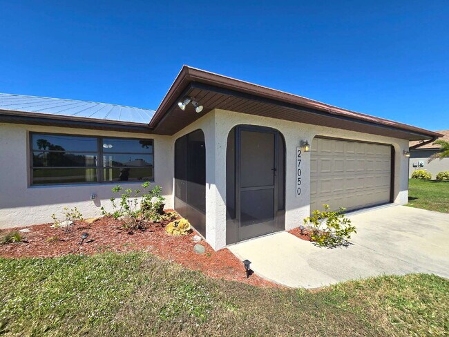 Building Photo - 27050 Pelotas Dr