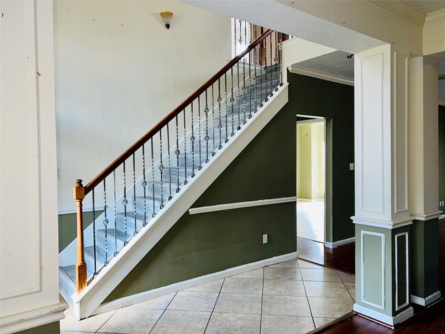 Building Photo - 6218 Paddle Wheel Dr