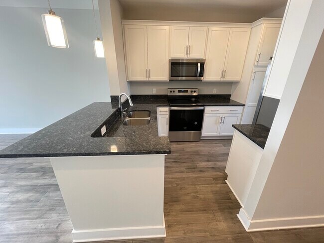 Foto del edificio - Robinson Rowhouses 2 bedroom with fenced p...