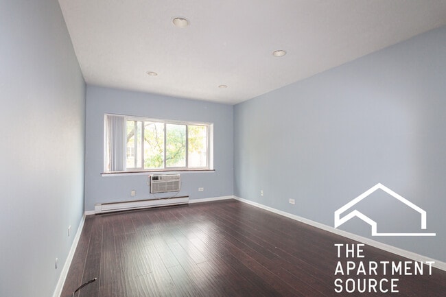 Building Photo - 3825 N Pine Grove Ave