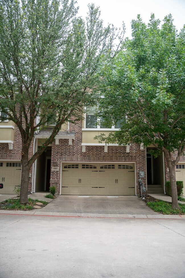 Foto del edificio - 1204 Lake Pointe Way