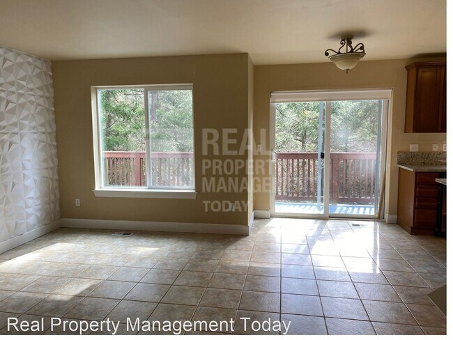 Building Photo - 4 br, 2.5 bath House - 13802 176th St E