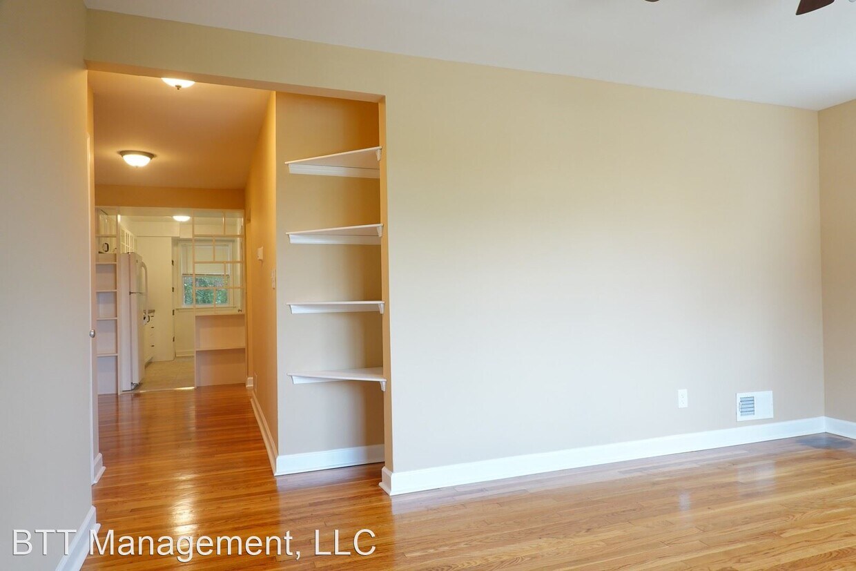 Foto principal - 8713 Plymouth St