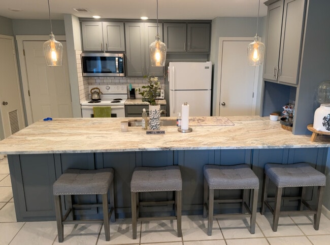 Foto del edificio - 604 Highcrest Dr