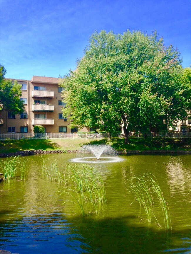 Foto del edificio - 290 N Westgate Rd