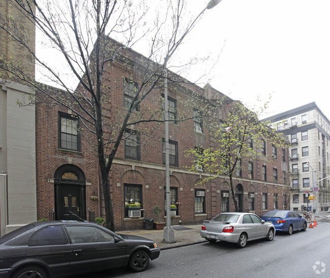 Building Photo - 50 Clark St