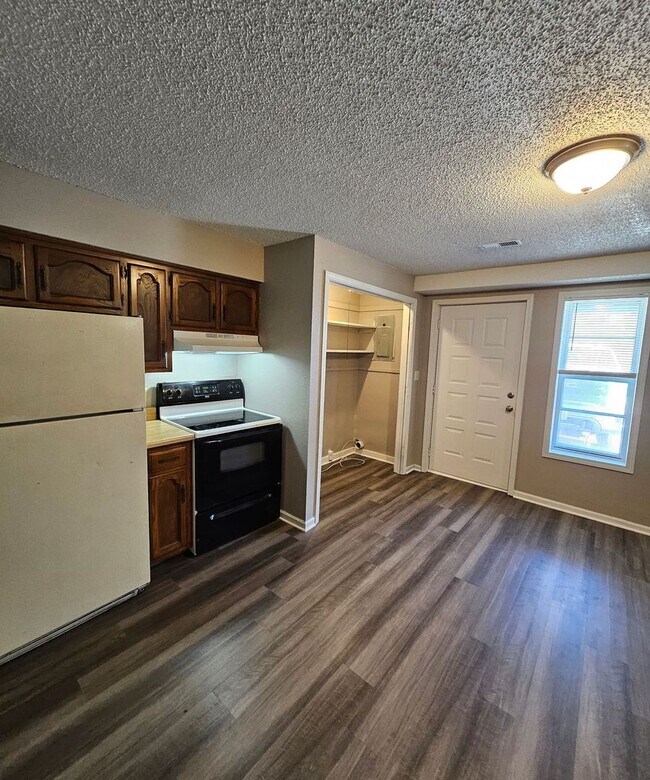 Foto del edificio - 11763 Wood Oak Ave