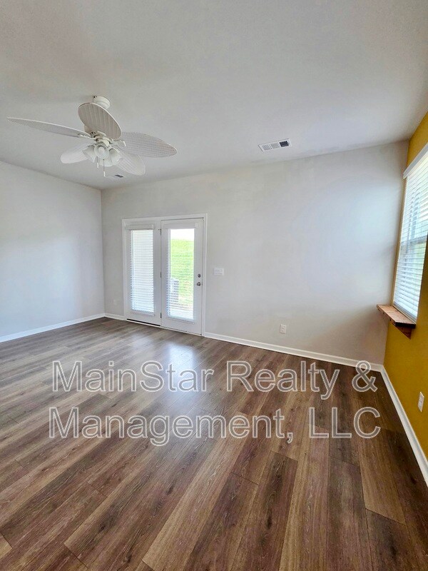Foto del edificio - 219 Catherine Ln