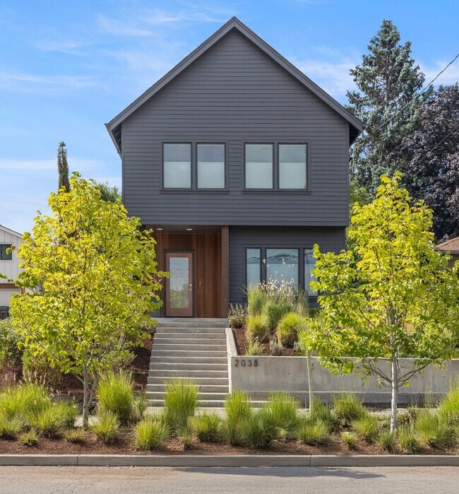 Foto del edificio - 2038 NE Morgan St