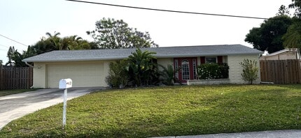 Building Photo - 3211 Mayflower St