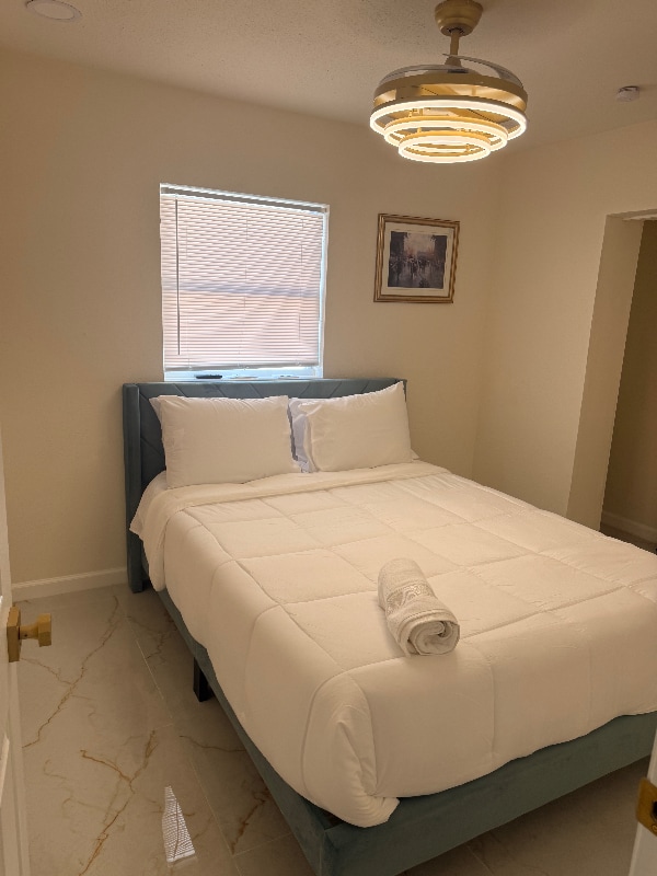 Foto del edificio - 4381 Shore Acres Blvd NE