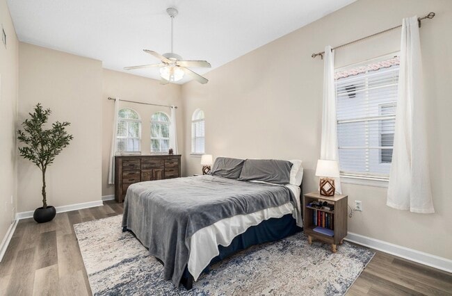 Foto del edificio - 104 S Moody Ave