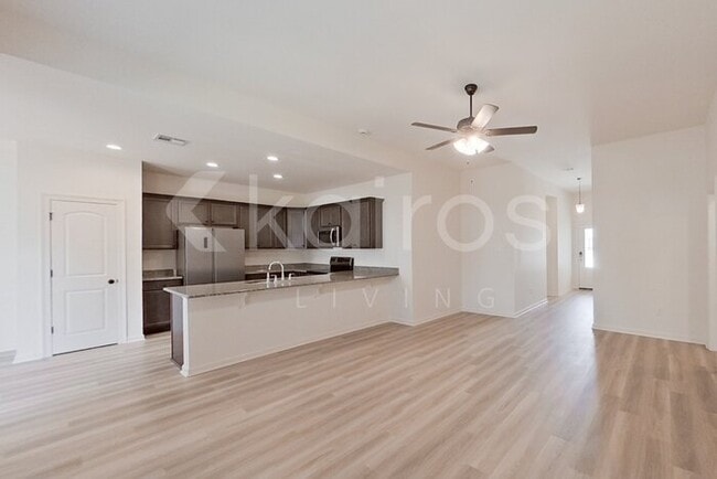 Building Photo - 205 Salvat Dr