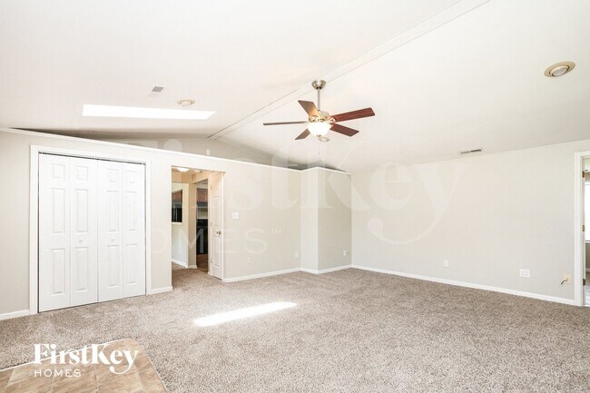 Foto del edificio - 3312 S Parker Ave