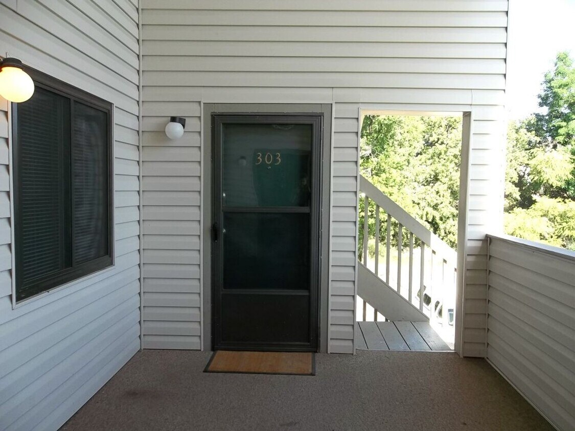 Foto principal - Top Floor 1 Bedroom Condo Near CSU