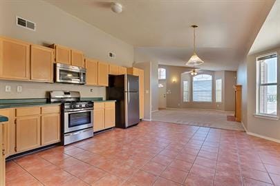 Building Photo - Single story 3 bedroom 2 bath home with REFRIGERATED AIR.