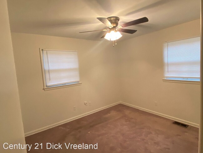 Foto del edificio - 2 br, 1 bath House - 4304 Ravenwood Dr #A
