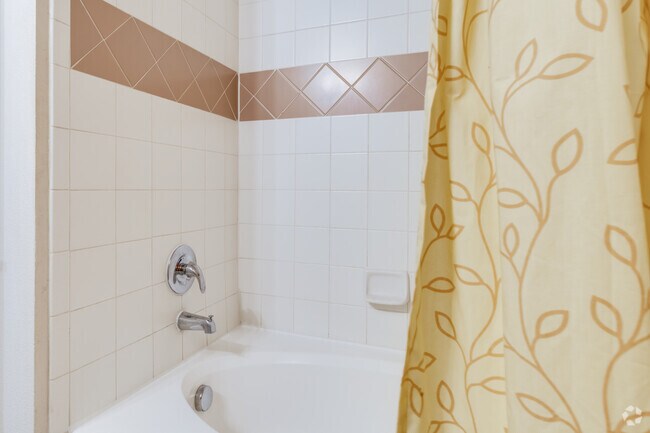 2HAB, 1BA - 977SF - Walnut Ridge Apartments