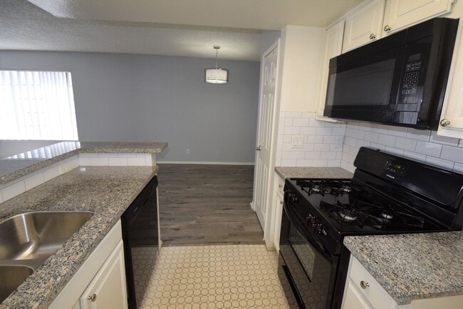 Building Photo - 11416 Albers St