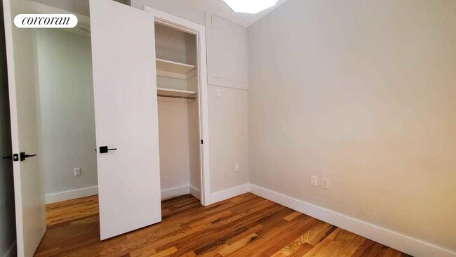 Building Photo - 1671 Lincoln Pl