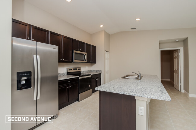 Foto del edificio - 1831 HALLENDALE AVE SW