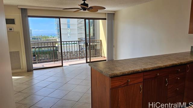 Foto del edificio - 2140 Kuhio Ave.